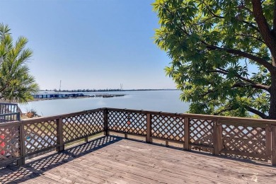 Waterfront Townhome on Lake Ray Hubbard! Pull your boat right up on Lakeside Village Golf Course in Texas - for sale on GolfHomes.com, golf home, golf lot