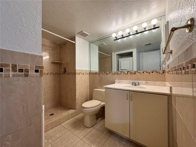 Lovely 2 bed-2 bath Townhouse-Condo in highly desirable Villas on Bonaventure Country Club in Florida - for sale on GolfHomes.com, golf home, golf lot