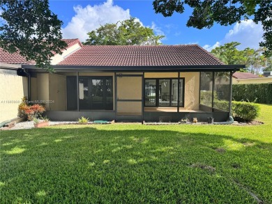 Lovely 2 bed-2 bath Townhouse-Condo in highly desirable Villas on Bonaventure Country Club in Florida - for sale on GolfHomes.com, golf home, golf lot