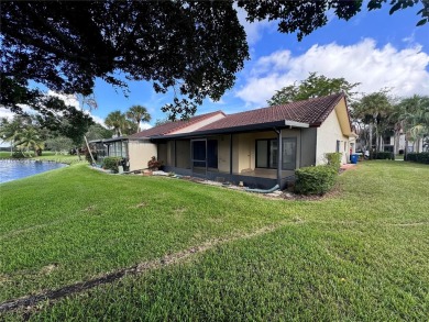 Lovely 2 bed-2 bath Townhouse-Condo in highly desirable Villas on Bonaventure Country Club in Florida - for sale on GolfHomes.com, golf home, golf lot