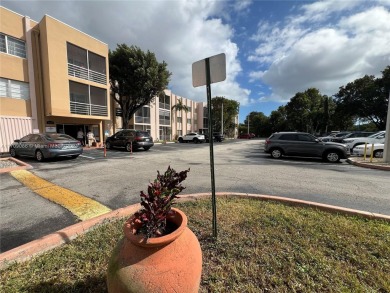 Experience this freshly painted 2-bed, 1-bath condo in a on Palmetto Golf Course in Florida - for sale on GolfHomes.com, golf home, golf lot