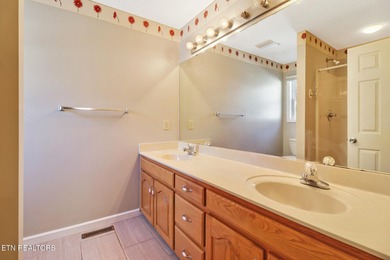 Charming home in the resort community of Fairfield Glade! You'll on Druid Hills Golf Club in Tennessee - for sale on GolfHomes.com, golf home, golf lot