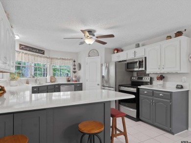 Charming 3-Bedroom Retreat in Holly Lake Ranch - Peace, Privacy on Holly Lake Ranch Golf Club in Texas - for sale on GolfHomes.com, golf home, golf lot