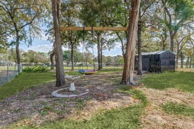 Discover the perfect blend of comfort & convenience in this on Lake Kiowa Golf Course in Texas - for sale on GolfHomes.com, golf home, golf lot