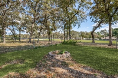 Discover the perfect blend of comfort & convenience in this on Lake Kiowa Golf Course in Texas - for sale on GolfHomes.com, golf home, golf lot