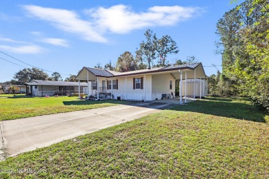 Welcome to 105 Putter Ln, a charming single-family home perfect on The Oaks Golf Club in Florida - for sale on GolfHomes.com, golf home, golf lot