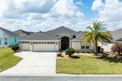 Beautiful 3-bedroom, 3-bath Zinnia Designer home with a private on Pennbrooke Fairways in Florida - for sale on GolfHomes.com, golf home, golf lot
