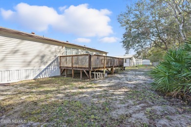 Welcome to 105 Putter Ln, a charming single-family home perfect on The Oaks Golf Club in Florida - for sale on GolfHomes.com, golf home, golf lot