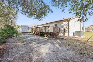 Welcome to 105 Putter Ln, a charming single-family home perfect on The Oaks Golf Club in Florida - for sale on GolfHomes.com, golf home, golf lot