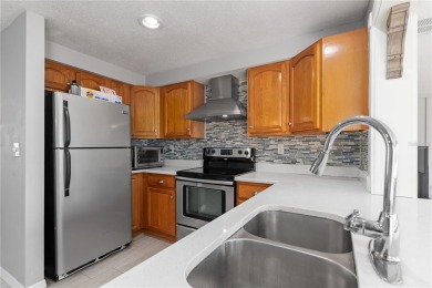 Under contract-accepting backup offers. Move-in ready, this on Venice East Golf Club in Florida - for sale on GolfHomes.com, golf home, golf lot