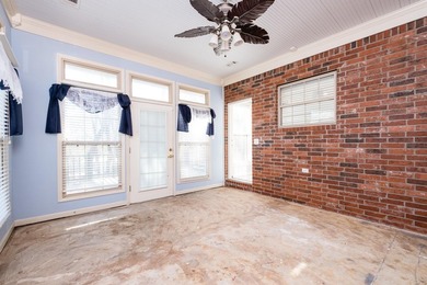 Maumelle Beauty all brick home on a level corner lot.  Grand on Maumelle Golf and Country Club in Arkansas - for sale on GolfHomes.com, golf home, golf lot