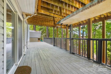 Nestled on the desirable Tega Cay peninsula, this well on Tega Cay Golf Club in South Carolina - for sale on GolfHomes.com, golf home, golf lot