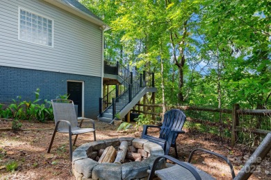Nestled on the desirable Tega Cay peninsula, this well on Tega Cay Golf Club in South Carolina - for sale on GolfHomes.com, golf home, golf lot