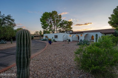 This beautifully remodeled 4-bed plus den, 4-bath home on the on Forty Niner Golf and Country Club in Arizona - for sale on GolfHomes.com, golf home, golf lot