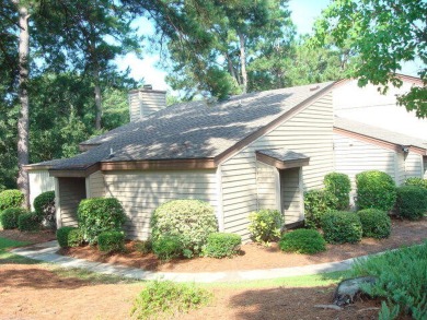 THE BUNKERS - GOLF PROPERTY - ALL ONE LEVEL. End unit, 2 BR's/2 on Houndslake Country Club in South Carolina - for sale on GolfHomes.com, golf home, golf lot