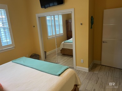 Completely remodeled home in The Peninsula Golf Resort on Peninsula Golf and Racquet Club in Alabama - for sale on GolfHomes.com, golf home, golf lot