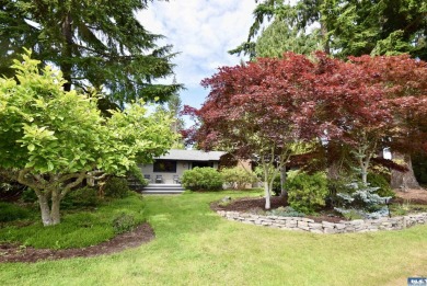 133 Fairway Place on SunLand Golf and Country Club in Washington - for sale on GolfHomes.com, golf home, golf lot
