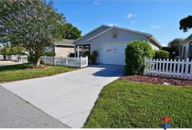 Welcome to this charming 2-bedroom, 2-bathroom fully furnished on The Links of Spruce Creek in Florida - for sale on GolfHomes.com, golf home, golf lot