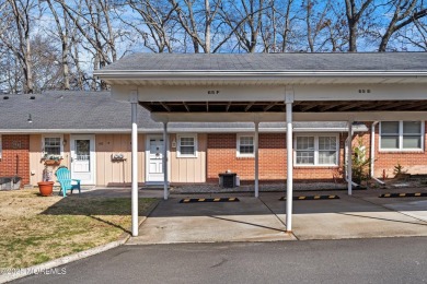 Welcome to this beautifully updated 2-bedroom, 1-bath attached on Greenbriar Woodlands in New Jersey - for sale on GolfHomes.com, golf home, golf lot