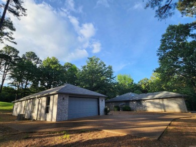 Immaculate golf course home with detached mother in law or guest on Mountain Ranch Golf Club in Arkansas - for sale on GolfHomes.com, golf home, golf lot