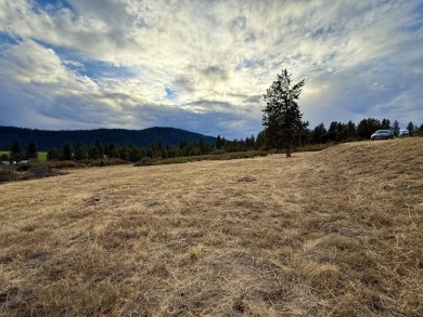 Beautiful Running Y Ranch Resort homesite with wide sweeping on Running Y Ranch Resort in Oregon - for sale on GolfHomes.com, golf home, golf lot