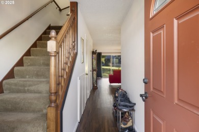 This spacious 3 bedroom + Bonus/4th bedroom condo offers room to on  in Oregon - for sale on GolfHomes.com, golf home, golf lot