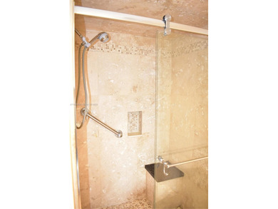 Great price reduction on a ready to enjoy condo in Phase 3! on Sunrise Lakes Phase III in Florida - for sale on GolfHomes.com, golf home, golf lot