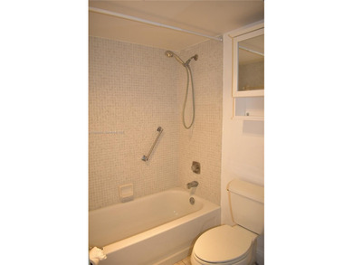 Great price reduction on a ready to enjoy condo in Phase 3! on Sunrise Lakes Phase III in Florida - for sale on GolfHomes.com, golf home, golf lot