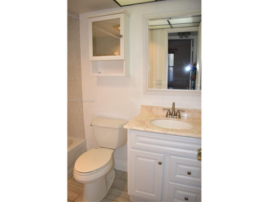 Great price reduction on a ready to enjoy condo in Phase 3! on Sunrise Lakes Phase III in Florida - for sale on GolfHomes.com, golf home, golf lot