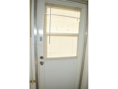 Great price reduction on a ready to enjoy condo in Phase 3! on Sunrise Lakes Phase III in Florida - for sale on GolfHomes.com, golf home, golf lot