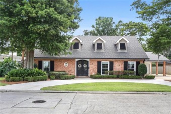 Beautifully renovated 4 bed/3.5 bath on quiet, cul-de-sac in on Timberlane Country Club in Louisiana - for sale on GolfHomes.com, golf home, golf lot
