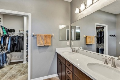 IMMACULATELY MAINTAINED 3 BEDROOM, 2 BATH LOW-MAINTENANCE STUCCO on Arlington Ridge Golf Club in Florida - for sale on GolfHomes.com, golf home, golf lot