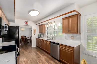 Beautiful end-unit townhome in Peoria's sought after Cambridge on Westbrook Village / Vista Golf Course in Arizona - for sale on GolfHomes.com, golf home, golf lot