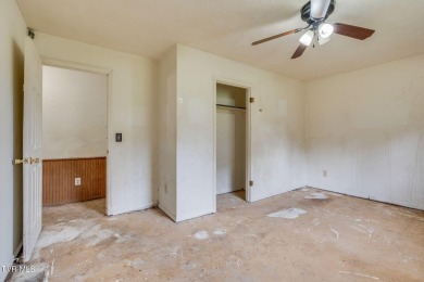Investment opportunity! This home is loaded with potential. It on Mc Donald Hills Golf Club in Tennessee - for sale on GolfHomes.com, golf home, golf lot