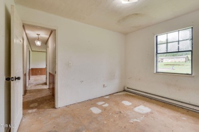 Investment opportunity! This home is loaded with potential. It on Mc Donald Hills Golf Club in Tennessee - for sale on GolfHomes.com, golf home, golf lot
