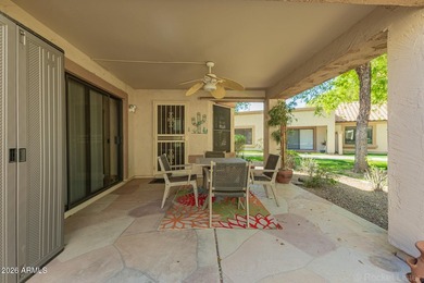 Beautiful end-unit townhome in Peoria's sought after Cambridge on Westbrook Village / Vista Golf Course in Arizona - for sale on GolfHomes.com, golf home, golf lot
