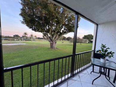 COMPLETELY RENOVATED  2BR/2BA apartment in Hollybrook! This on Hollybrook Golf and Tennis Club  in Florida - for sale on GolfHomes.com, golf home, golf lot