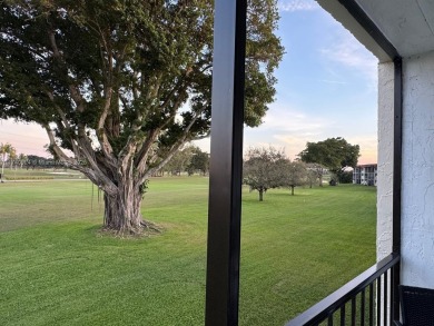 COMPLETELY RENOVATED  2BR/2BA apartment in Hollybrook! This on Hollybrook Golf and Tennis Club  in Florida - for sale on GolfHomes.com, golf home, golf lot