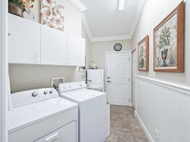 Beautiful and move-in-ready 3BR/2BA golf course home located in on Ocala Palms Golf and Country Club in Florida - for sale on GolfHomes.com, golf home, golf lot