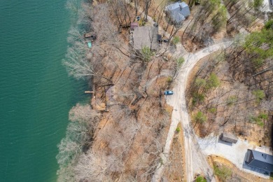 Homes on the lake are going for high prices (OVER $1,000,000) on Hide-A-Way Hills Golf Club in Ohio - for sale on GolfHomes.com, golf home, golf lot