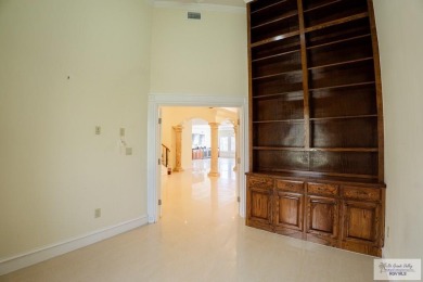 This beautiful 4-bedroom, 3.5-bath home with a finished 3-car on South Padre Island Golf Club in Texas - for sale on GolfHomes.com, golf home, golf lot