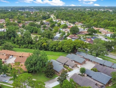Beautifully updated single-family patio home -- move-in ready on The Country Club At Deer Run in Florida - for sale on GolfHomes.com, golf home, golf lot