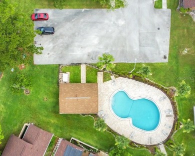 Beautifully updated single-family patio home -- move-in ready on The Country Club At Deer Run in Florida - for sale on GolfHomes.com, golf home, golf lot