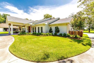 STUNNING and Architecturally Redesigned! Interior and Exterior!! on Ellendale Country Club in Louisiana - for sale on GolfHomes.com, golf home, golf lot
