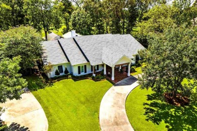STUNNING and Architecturally Redesigned! Interior and Exterior!! on Ellendale Country Club in Louisiana - for sale on GolfHomes.com, golf home, golf lot