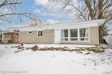 Charming 3-Bedroom Home in Desirable Flint Schools District
 on Flint Golf Club in Michigan - for sale on GolfHomes.com, golf home, golf lot