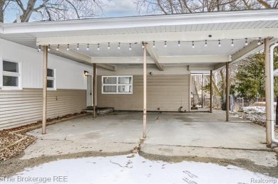 Charming 3-Bedroom Home in Desirable Flint Schools District
 on Flint Golf Club in Michigan - for sale on GolfHomes.com, golf home, golf lot