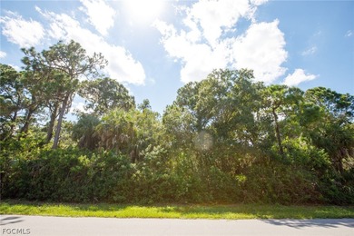Great residential lot in the up and coming, deed restricted on Rotonda Golf and Country Club The Palms Course in Florida - for sale on GolfHomes.com, golf home, golf lot