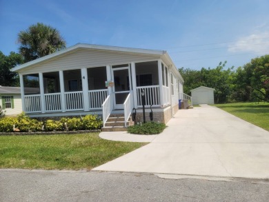 Looking for that big home? This 3/2 home has at least 1700 sq ft on Pelican Pointe 9 Hole Course in Florida - for sale on GolfHomes.com, golf home, golf lot