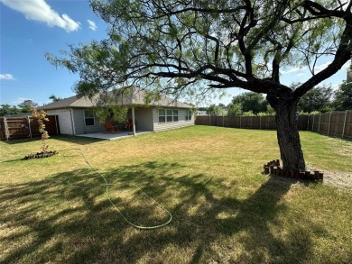 Beautiful 3 bedroom, 2 bath home conveniently located near the on The Club At Runaway Bay in Texas - for sale on GolfHomes.com, golf home, golf lot